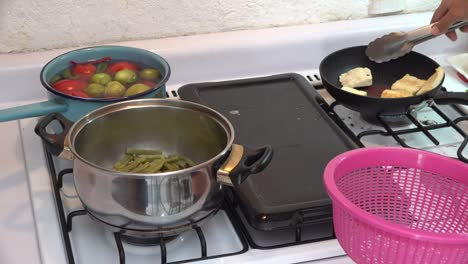 Food-cooking-on-a-stove