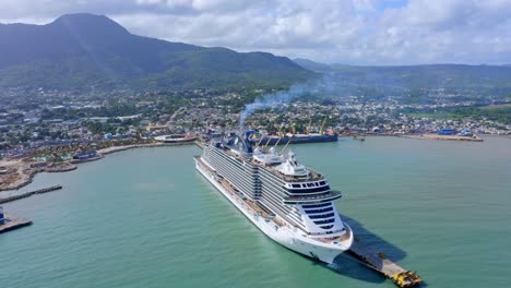 Massive-luxury-cruise-liner-docked-in-Puerto-Plata-port,-Taino-Bay