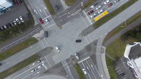 Road-junction-in-capital-city-Reykjavik,-Intersection-of-Háaleitisbraut-and-Kringlumyrarbraut,-top-down