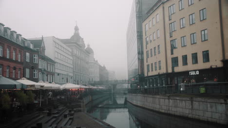 Aarhus-city-centre-at-foggy-winter-day