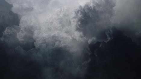 Gewitter,-Dunkle-Wolken-Und-Blitzeinschläge-Am-Himmel-4k