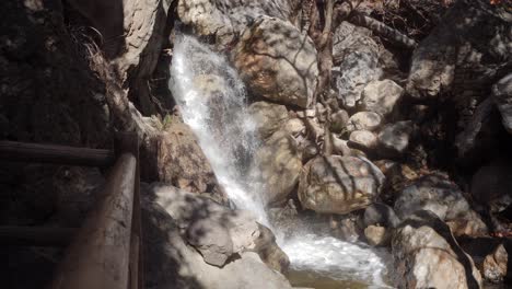 Kleiner-Wasserfall-Am-Solstice-Canyon,-Malibu
