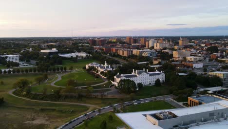 Riverfront-Parks-at-Golden-Hour-in-Richmond,-Virginia-|-Timelapse-Panning-Across-|-Summer-2021