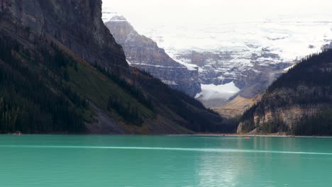 Visitors-enjoy-canoeing-on-Lake-Louise,-Banff,-Alberta