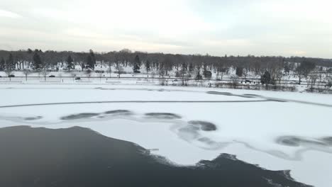 Ice-formations-on-a-frozen-lake-in-Minneapolis-winter