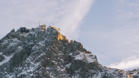 Time-lapse-mountain-station-Zugspitze-in-alpenglow