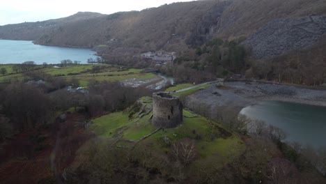 Slowly-showing-the-bigger-picture-in-Llanberis-in-Wales