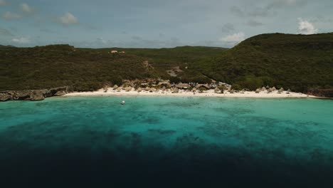 Drohnenschuss-Am-Karibischen-Strand-Von-Kenepa-Auf-Curaçao