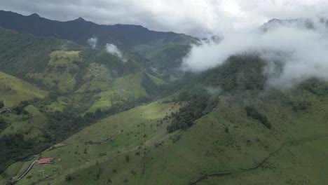 Aerial-Panoramic-Top-Notch-Above-Cocora-Valley-Andean-Forests,-Colombia-Quindio-Department-Los-Nevados-National-Natural-Park