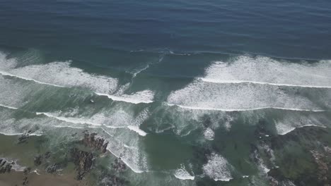 sea-ocean-waves-reaching-shore