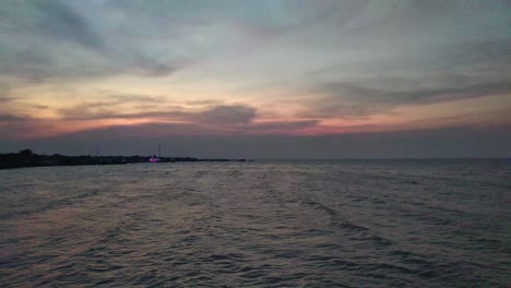 Sonnenuntergang-über-Dem-Ozean