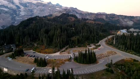 A-drone-shot-of-Mount-Rainier-from-the-Skyline-trail-in-Paradise-Valley,-Mt-Rainier-National-Park,-Washington