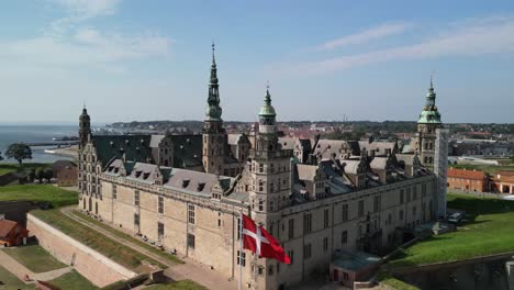 Kronborg-Castle---Drone-Zoom-Out