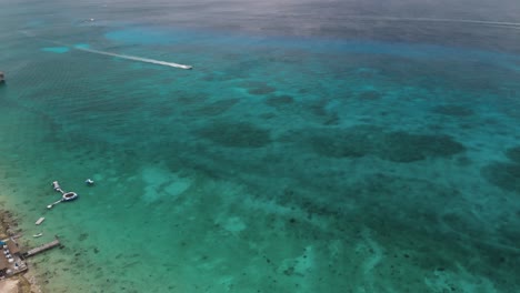 Sea-drone-shot-of-the-Mexican-island-Cozumel
