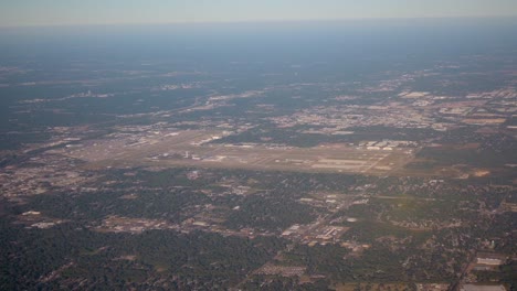 Memphis-International-Airport-viewed-from-a-plane-prior-to-landing,-Aerial
