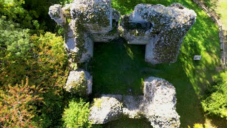 Aus-Dem-Inneren-Der-Ruinen-Von-Sutton-Valence-Castle