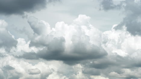 Zeitraffer-Des-Schönen-Blauen-Himmels-Mit-Wolken-Am-Hellen-Sonnigen-Tag-Für-Abstrakten-Hintergrund