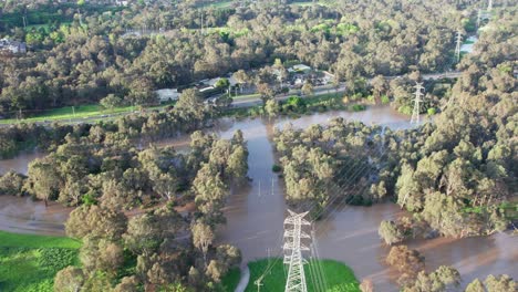 Sideways-drone-footage-of-Manningham-Road-and-the-Yarra-Flats-area-inundated-with-flood-water-on-14-October-2022