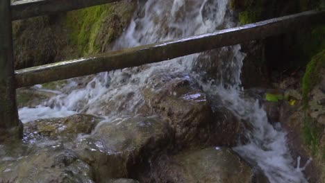 Slomo-Waterfalls-Splashing-on-Rocks