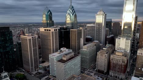 aerial-pullout-Philadelphia-Pennsylvania-skyline