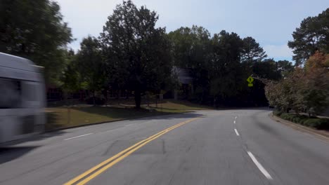 Südwesten,-Atlanta,-Hintere-Straße,-Bäume,-Lange-Straße,-Mittag,-Fahren,-Fahren,-Landschaft,-Kreuzfahrt,-Stadt