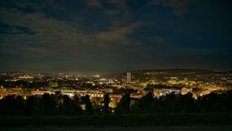 Zeitraffer-Bei-Nacht-Aus-Der-Würzburger-Stadt