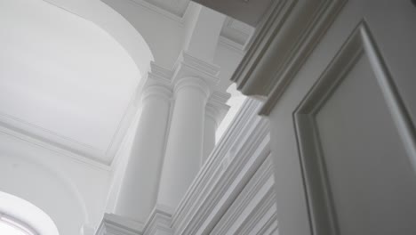 Baroque-Style-Interior-Design-of-18th-Century-at-Jelgava-Palace,-Latvia---walls,-columns,-ceiling