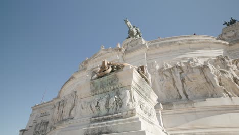 Llama-Eterna-En-Altare-Della-Patria-En-Piazza-Venezia,-Roma,-Italia