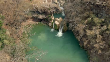 Beautiful-Waterfall-In-Cascada-De-Comala-Park-Near-Chiquilistlán,-Jalisco,-Mexico