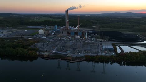 Coal-fired-power-plant-in-USA