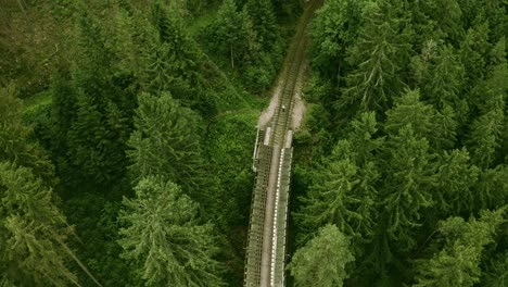 Aerial-shot-of-train-tracks-crossing-the-Ziemes-Valley-Bridge-
