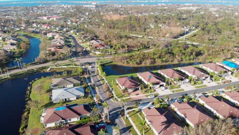 4K-Drohnenvideo-Von-Hurrikanschäden-An-Häusern-In-Der-Stillwater-Nachbarschaft-Von-Englewood,-Florida---02