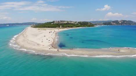 La-Famosa-Cabeza-De-La-Hermosa-Y-Maravillosa-Playa-De-Possidi,-Halkidiki,-Grecia
