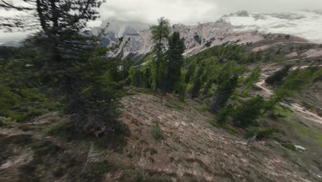 Drohnenclip-Der-Erstaunlichen-Italienischen-Dolomiten,-Filmische-FPV-Drohnenaufnahme-Vom-Dji-Avata