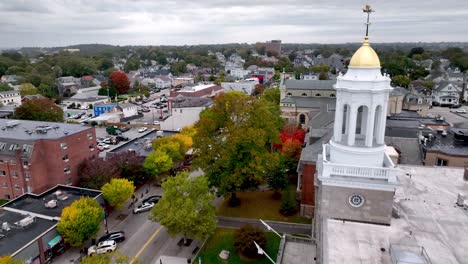 aerial-fly-by-courthouse-at-newport-rhode-island
