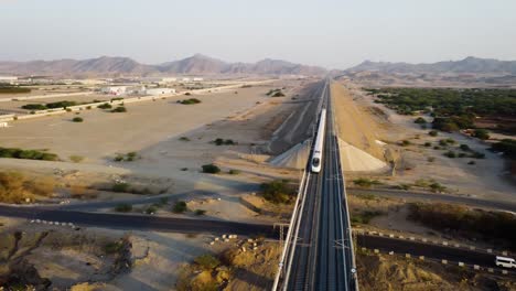 Hochgeschwindigkeitszug-Von-Jeddah-Nach-Mekka-In-Saudi-Arabien