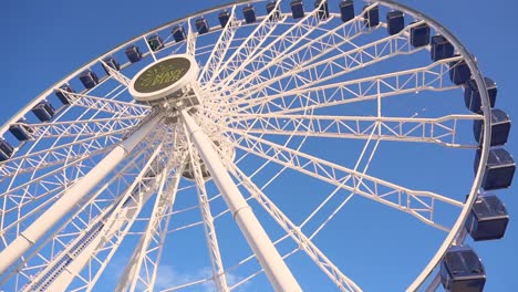 Ferris-Wheel-at-Navy-Pier