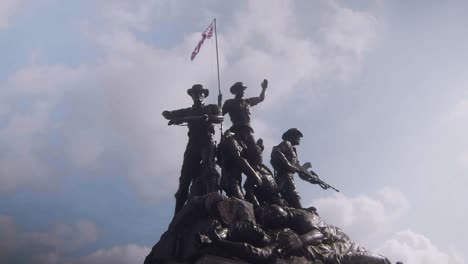 Nationalmonument---Tugu-Negara-Gedenkt-Derer,-Die-In-Malaysias-Freiheitskampf-Starben