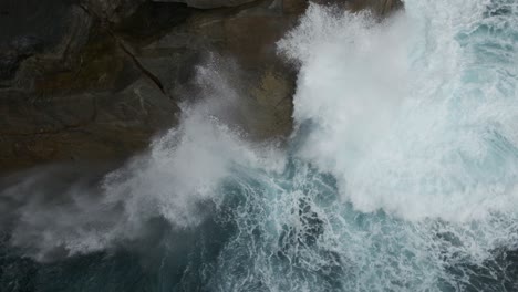 Slow-motion-of-wave-crashing-against-the-cliffs-at-the-Gap-in-Albany-Western-Australia