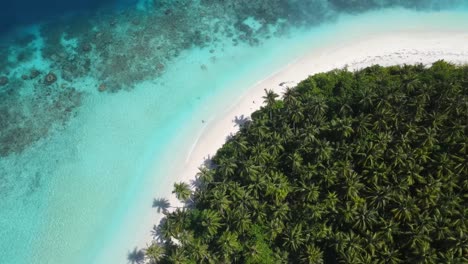 Drohnenvideo-Unbewohnte-Tropische-Insel-Aus-Nächster-Nähe---Mentawais-Sumatra-Indonesien---4k---Herumfliegen