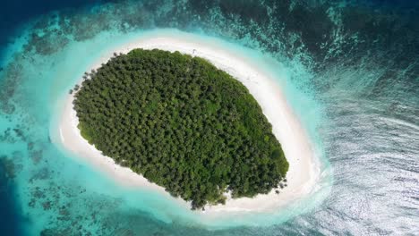 Drone-video-Unhabitat-Tropical-Island-Mentawais-Sumatra-Indonesia-4k-Fly-Up-and-Rotate