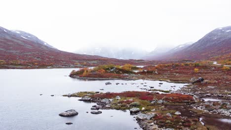 Zona-Montañosa-Strynefjellet-Con-Follaje-Otoñal-En-Noruega