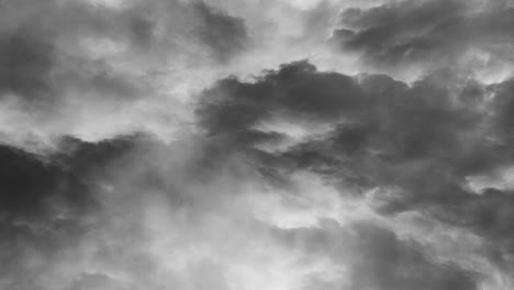 Blick-Auf-Gewitter-In-Dunklen-Wolken-4k