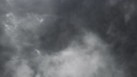 4k-Ansicht-Von-Gewitter-Und-Dunklem-Wolkenhintergrund