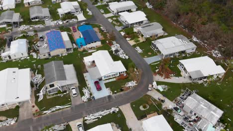 Video-De-Dron-De-4k-De-Escombros-En-El-Bosque-De-Casas-Destruidas-Por-El-Huracán-Ian-En-Puerto-Norte,-Florida---23