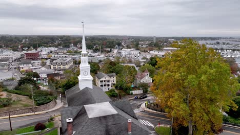 Luftbild-über-Der-Kirche-Im-Mystischen-Connecticut