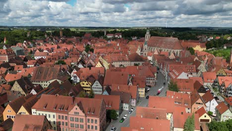 Stadt-Dinkelsbühl-In-Bayern,-Süddeutschland-Drohne-Luftaufnahme