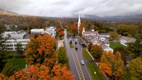 Aerial-village-of-manchester-vermont,-fall-and-autumn-leaf-color