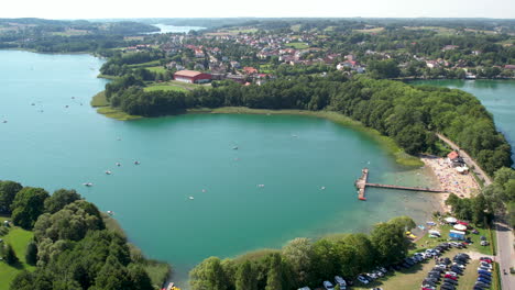 Jezioro-Rekowo-Ländlichen-Polnischen-Wald-Seeufer-Besichtigung-Landschaftsreservat-Luftbild-Aufsteigend