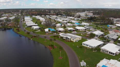 Video-De-Drones-De-4k-De-Daños-Por-Huracanes-En-Un-Parque-De-Casas-Móviles-En-Florida---30